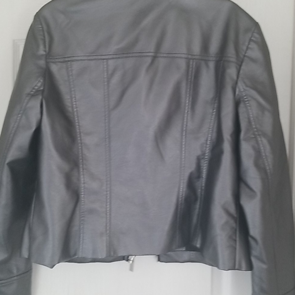 Jacket - Picture 4 of 6